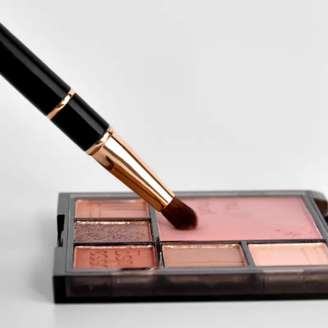 All-in-One Eyeshadow Blending & Application Brush