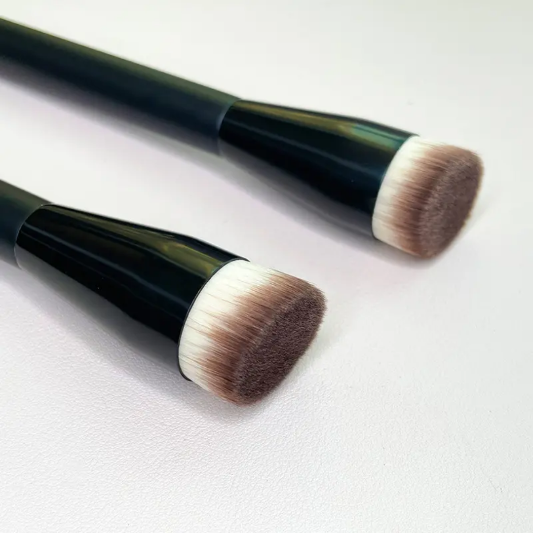 Flawless Coverage Angled Foundation Brush